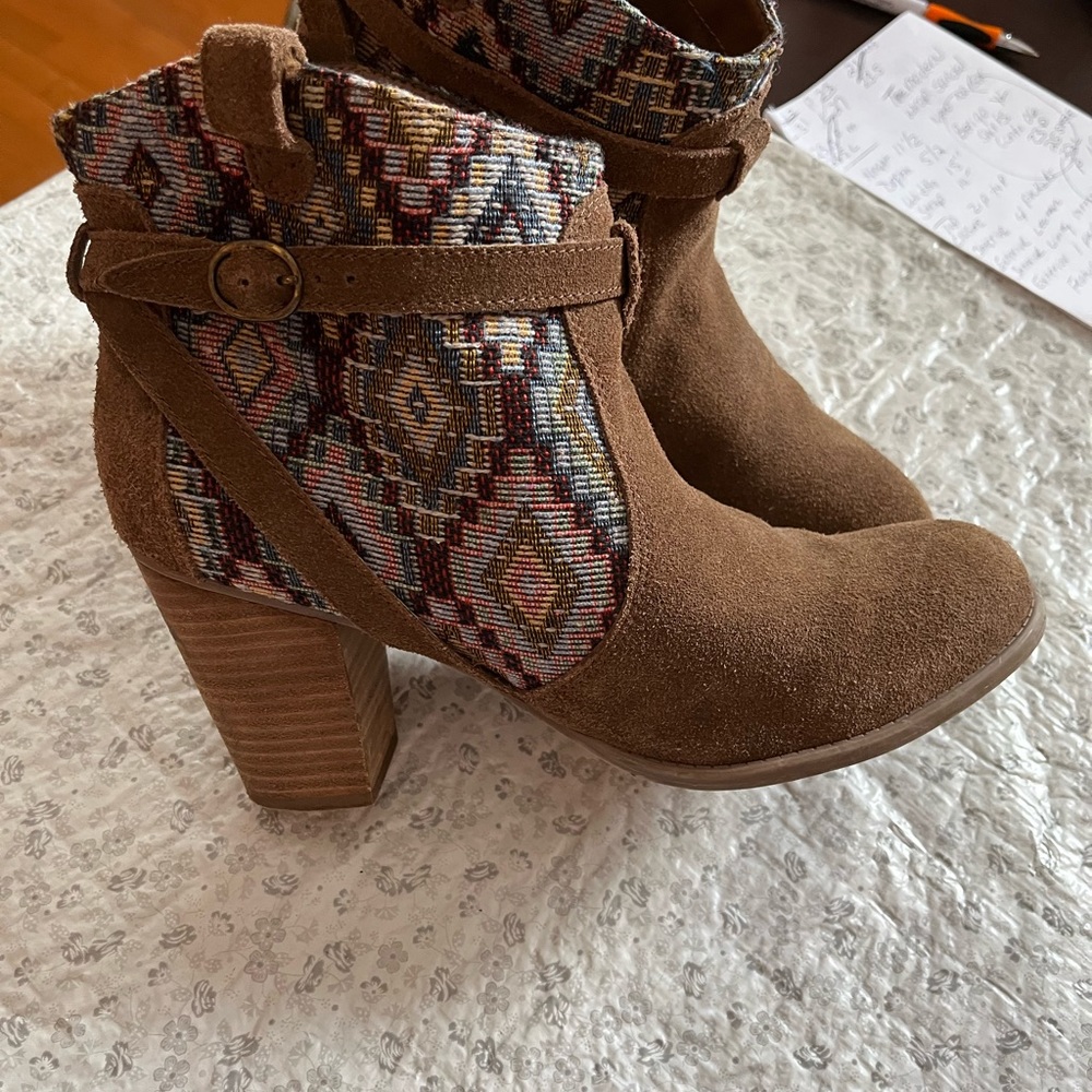 American Eagle Outfitter Bottles - image 3